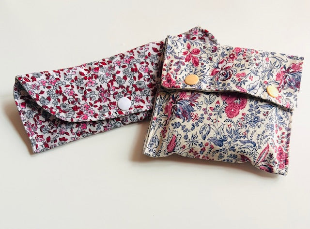 Duo étui blanc fleuri et porte-savon beige fleuri