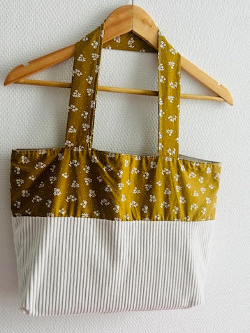 Sac cabas ocre fleuri et velours crème artisanal