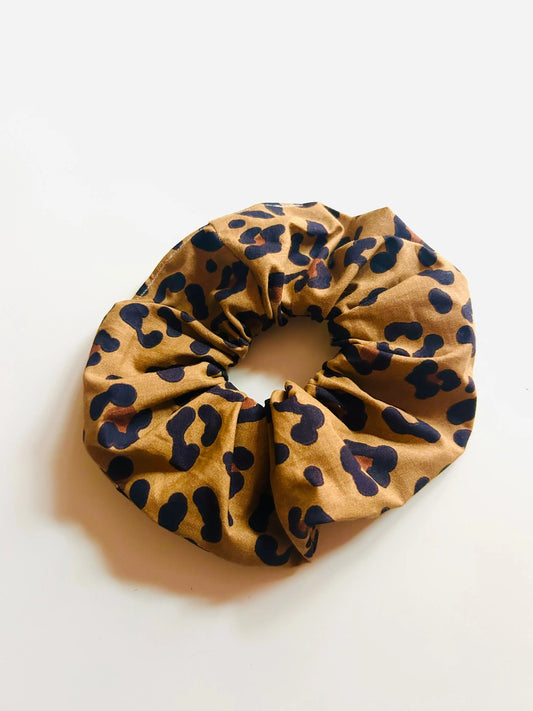 Chouchou léopard fait main – accessoire textile artisanal France