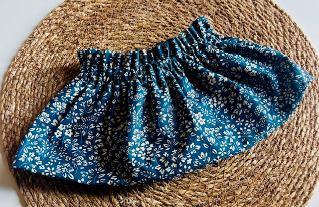 Col amovible bleu marine motif fleurs beige cousu main – création artisanale France