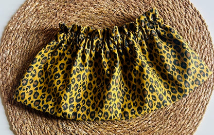 Col amovible motif léopard fait main – accessoire textile artisanal France