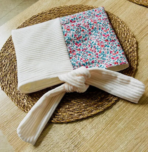 Accessoire lecture pochette à livre velours fleuri fait main