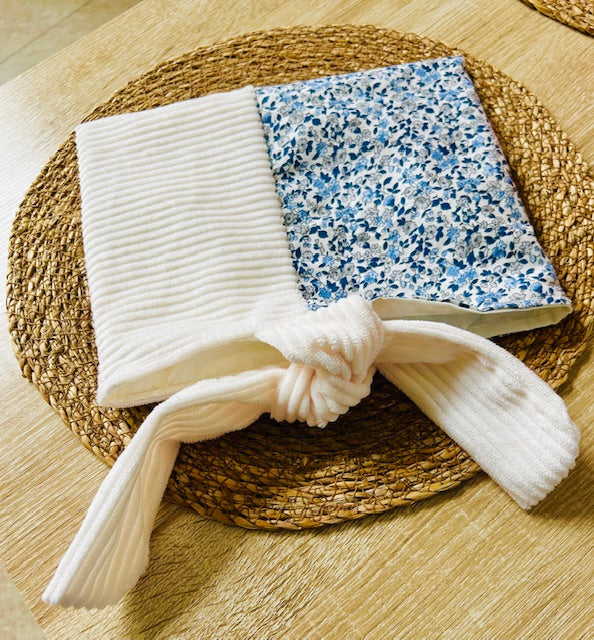 Pochette à livre artisanale fait main MSAtelier2C élégante et protectrice