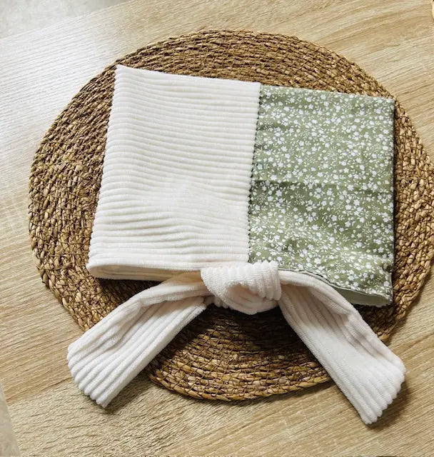 livre velours et tissu à fleurs blanches fait main