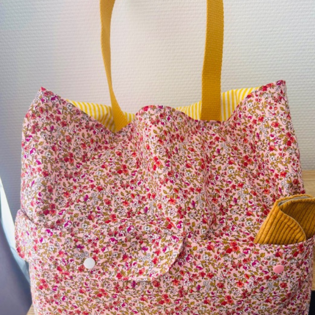 Sac cabas fleuri rose pour femme, fait main en France dans l'atelier MSAtelier2C