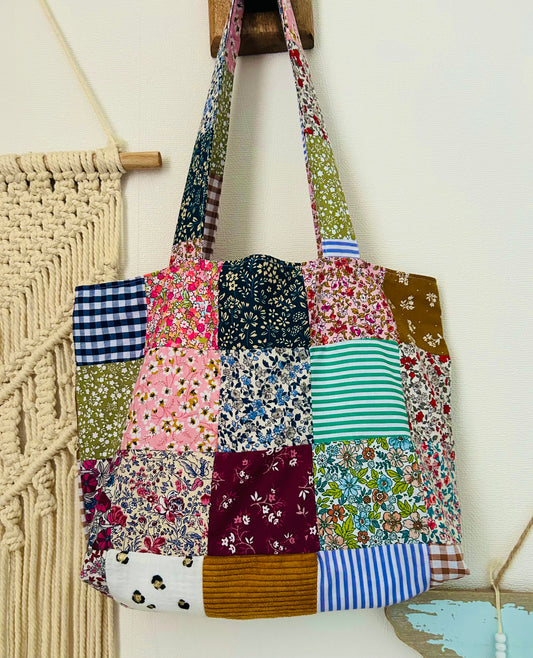 Tote bag fait main motif patchwork – atelier textile artisanal France