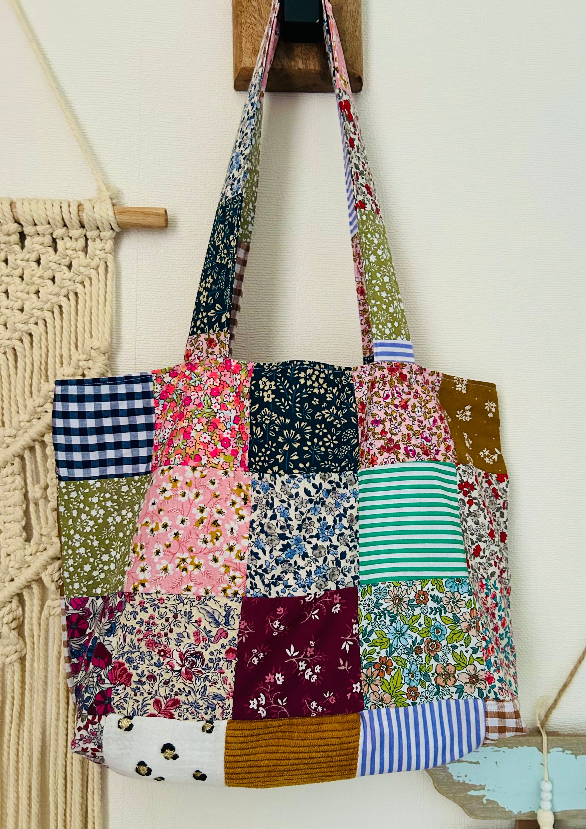 Tote bag fait main motif patchwork – atelier textile artisanal France