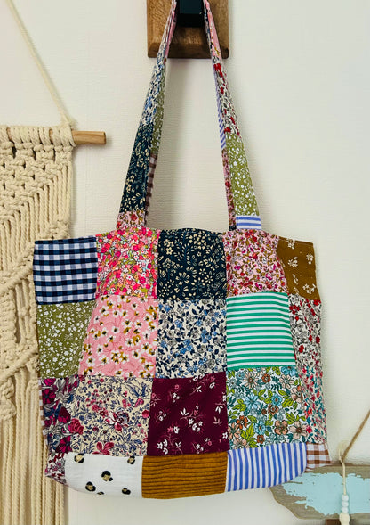 Tote bag fait main motif patchwork – atelier textile artisanal France